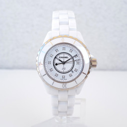 Швейцарський годинник Chanel J12 Quartz White Ceramic Diamond Dial 33mm