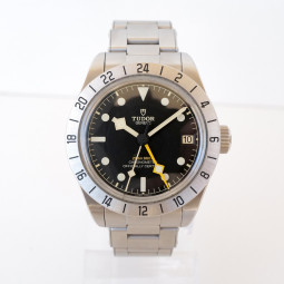 Швейцарський годинник Tudor Black Bay Pro GMT 39
