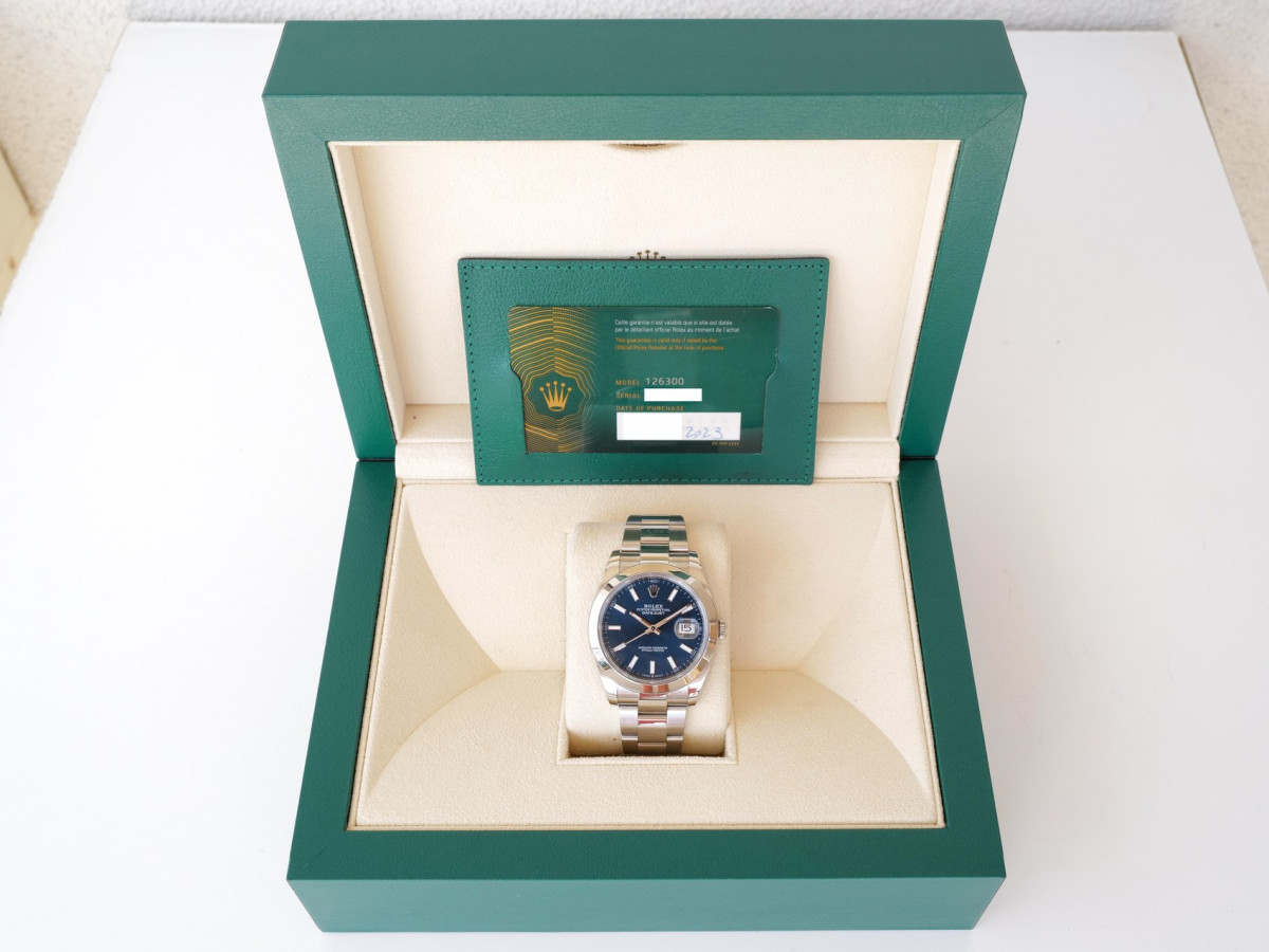 Rolex Datejust 41 Blue Dial Domed Bezel Oyster Bracelet (2023) watch[9]