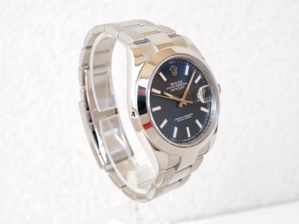 Rolex Datejust 41 Blue Dial Domed Bezel Oyster Bracelet (2023) watch[6]