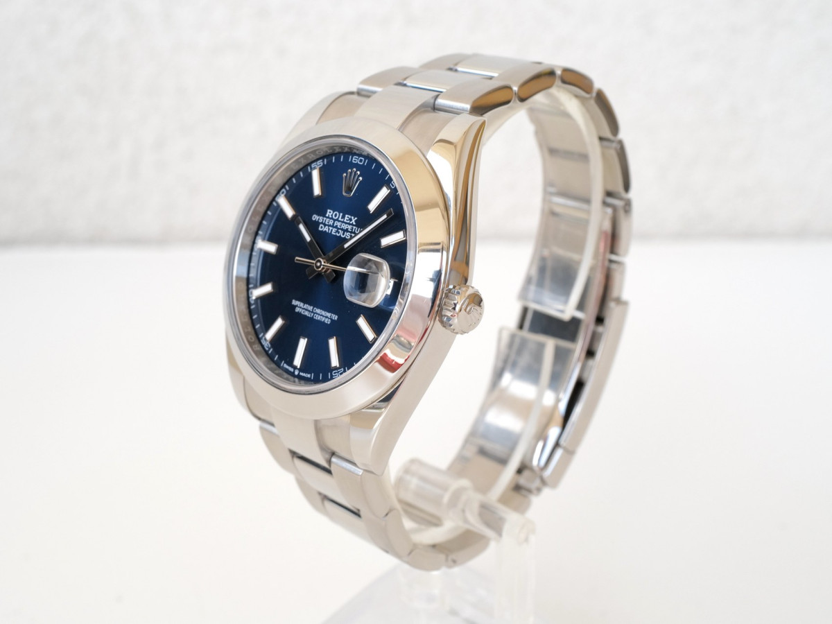 Rolex Datejust 41 Blue Dial Domed Bezel Oyster Bracelet (2023) watch[7]