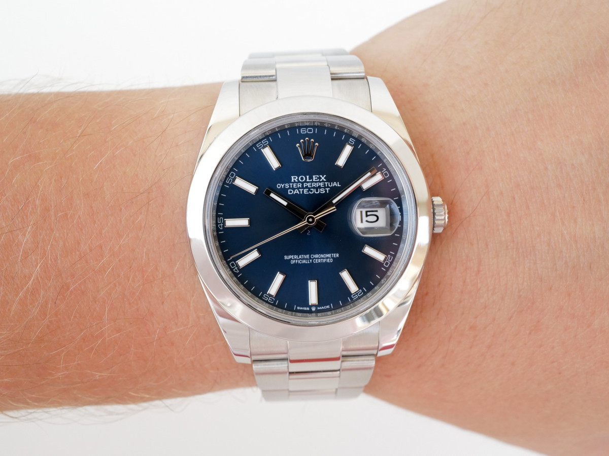 Rolex Datejust 41 Blue Dial Domed Bezel Oyster Bracelet (2023) watch[5]