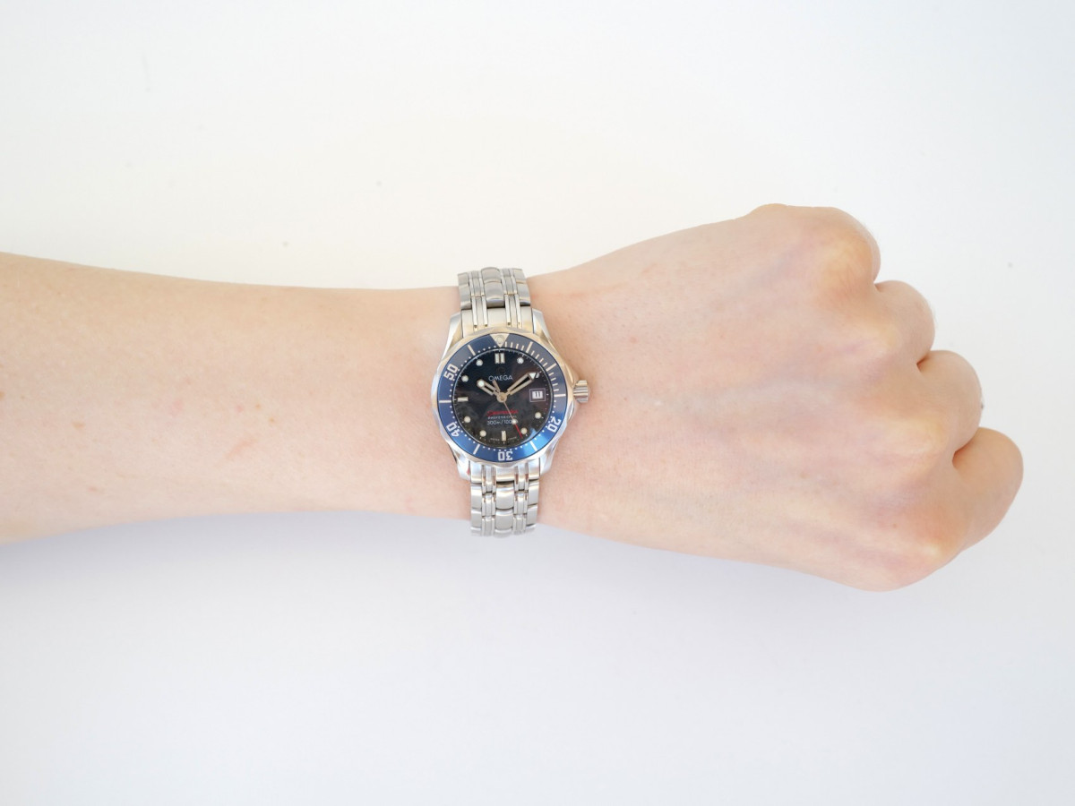 Omega Seamaster Diver 300 M Lady Blue Dial Quartz 28mm watch[4]