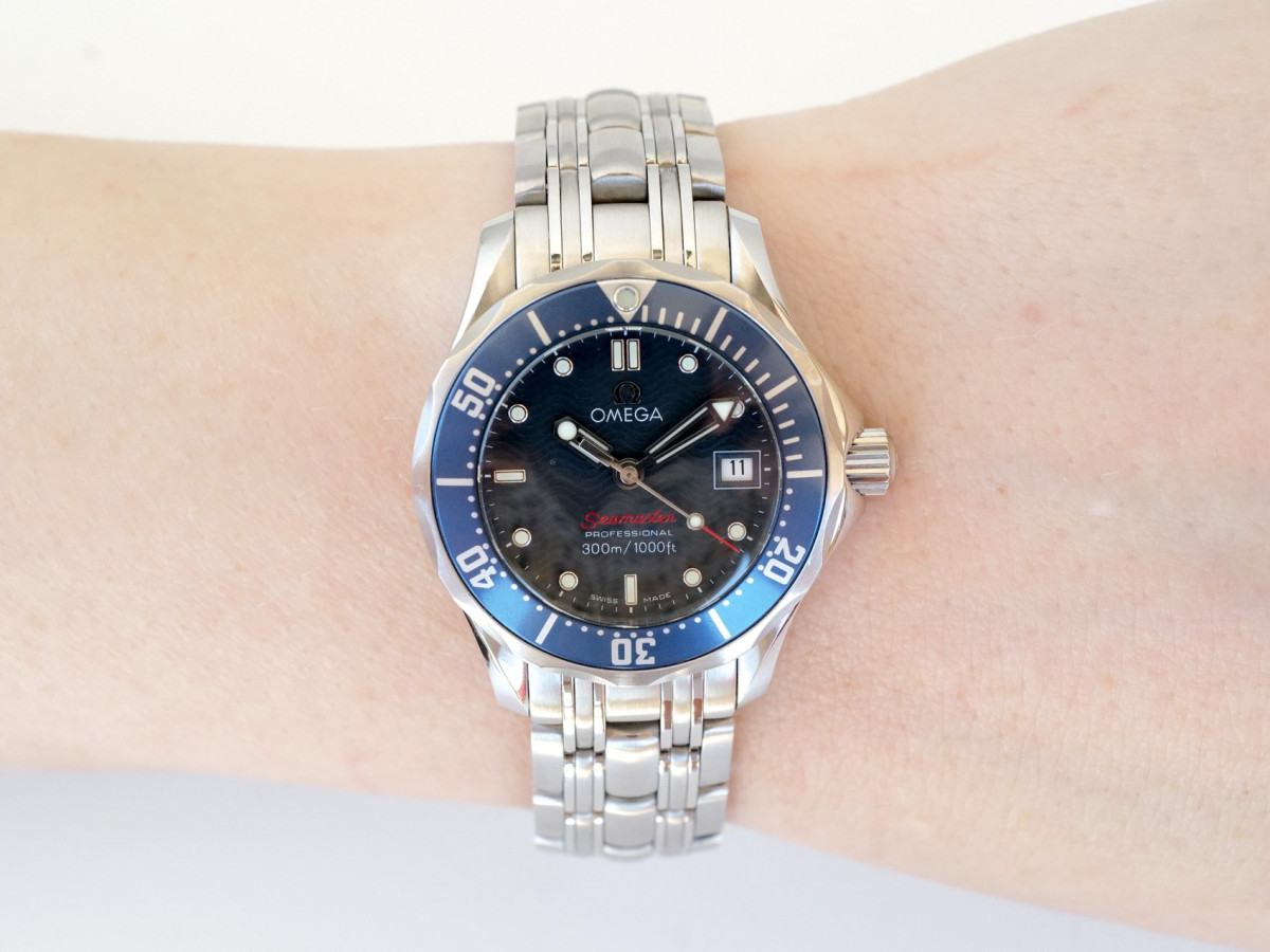 Omega Seamaster Diver 300 M Lady Blue Dial Quartz 28mm watch[5]