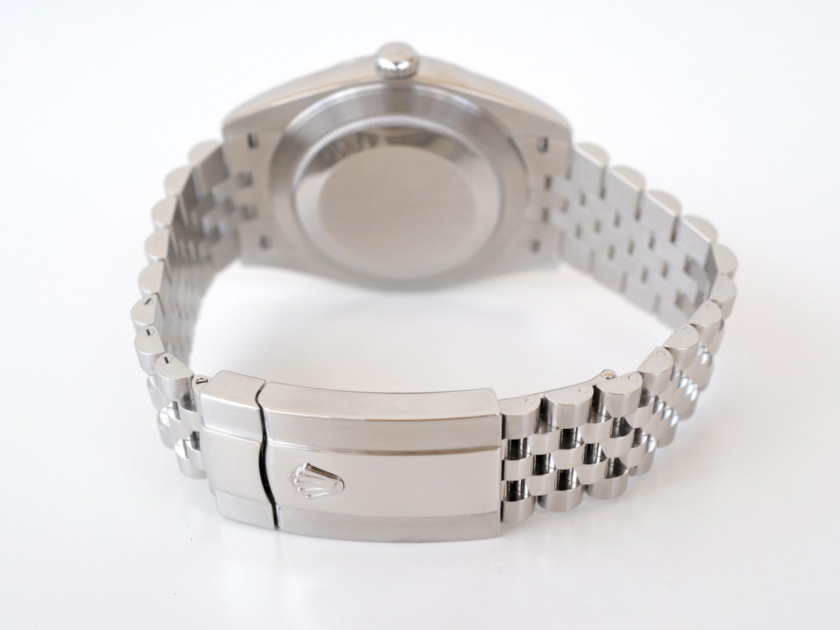 Часы Rolex Datejust 41 Wimbledon Dial Domed Bezel Jubilee Bracelet (2025)[2]