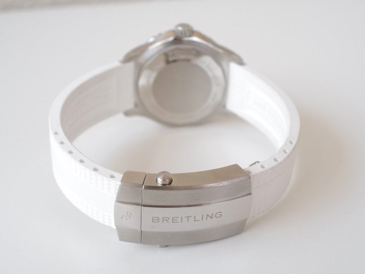 Часы Breitling Superocean Automatic 36 White Dial NEW[2]