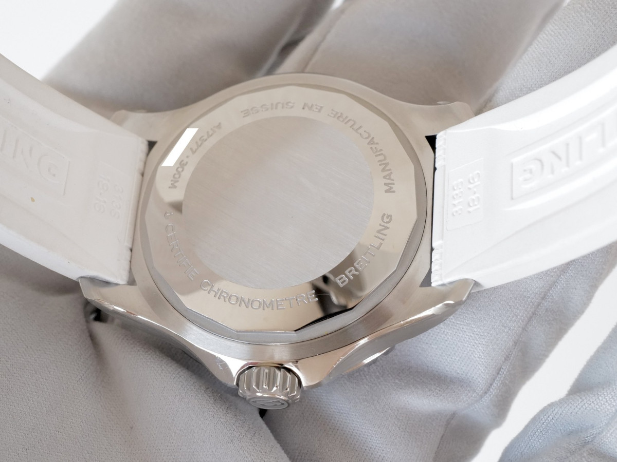 Часы Breitling Superocean Automatic 36 White Dial NEW[3]
