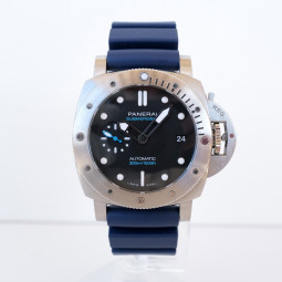Швейцарський годинник Panerai Submersible 42 Black Dial