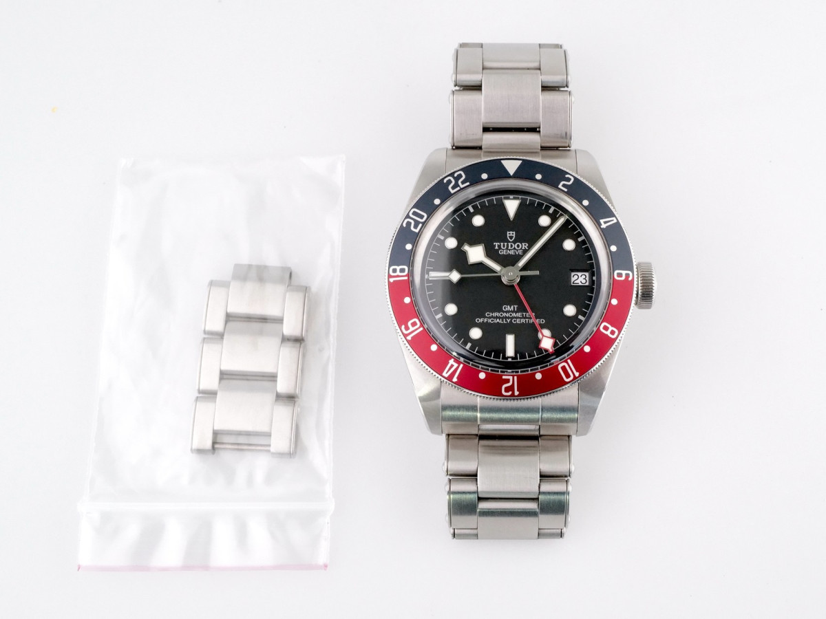 Tudor Black Bay GMT Pepsi 41 watch[8]