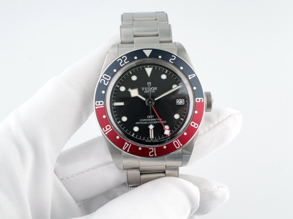 Tudor Black Bay GMT Pepsi 41 watch[7]