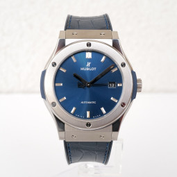 Швейцарський годинник Hublot Classic Fusion Automatic Titanium Blue Dial 42mm