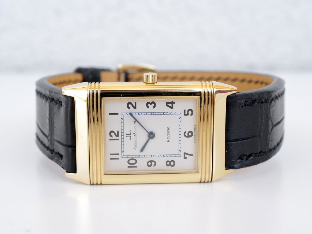 Часы Jaeger-LeCoultre Reverso Classique 18K Yellow Gold