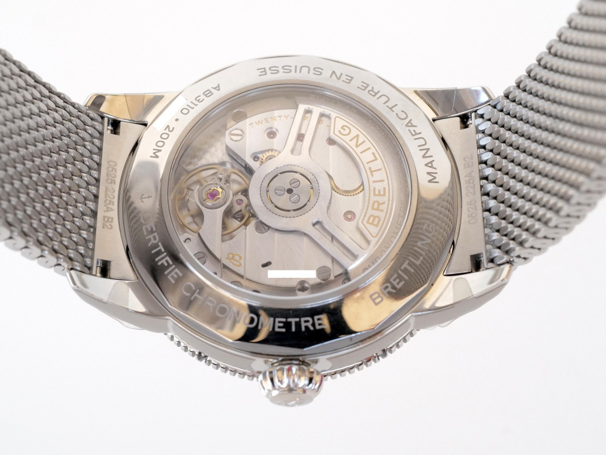 Часы Breitling Superocean Heritage B31 Automatic 40 Green Dial NEW[3]