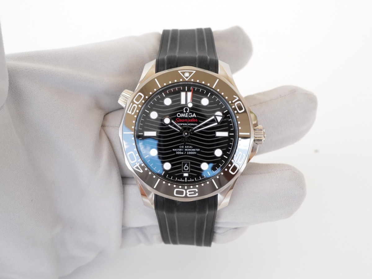 Годинник Omega Seamaster Diver 300m Co-Axial Chronometer Black Dial 42mm NEW (2026)[8]