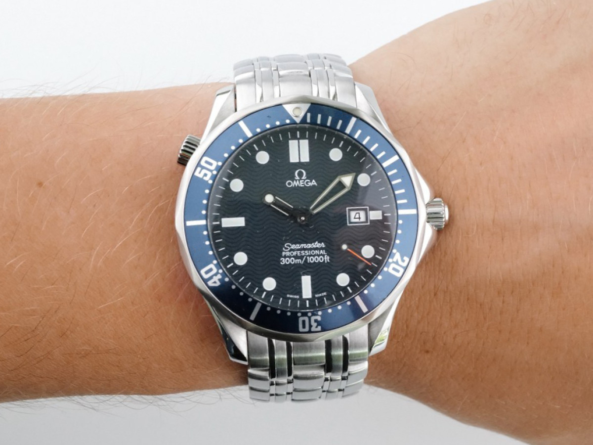 Omega Seamaster Diver 300M Automatic 41 Blue Wave Dial watch[5]