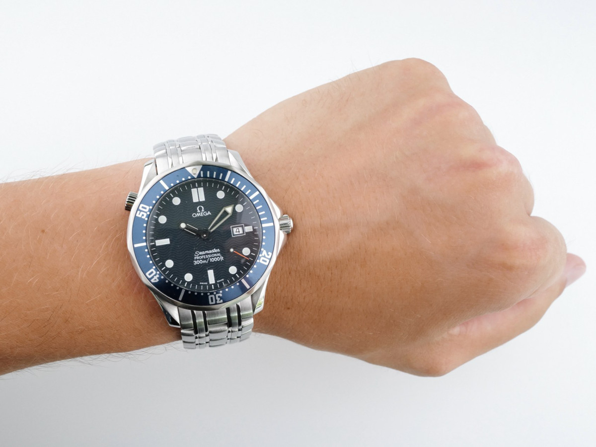 Omega Seamaster Diver 300M Automatic 41 Blue Wave Dial watch[4]