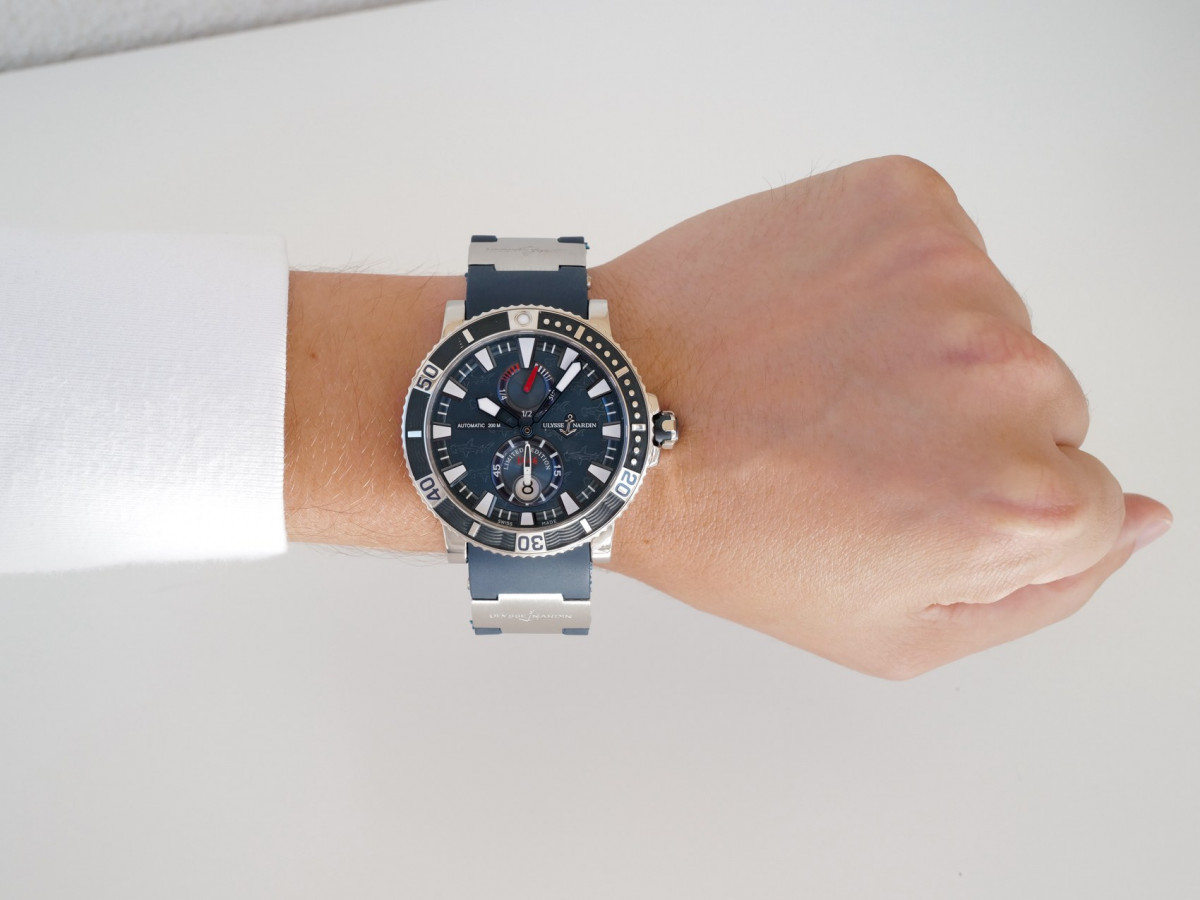 Ulysse Nardin Maxi Marine Diver Hammerhead Shark Limited Edition Titanium watch[4]
