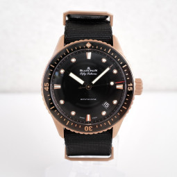 Швейцарские часы Blancpain Fifty Fathoms Bathyscaphe 18K Rose Gold 43 (2026)