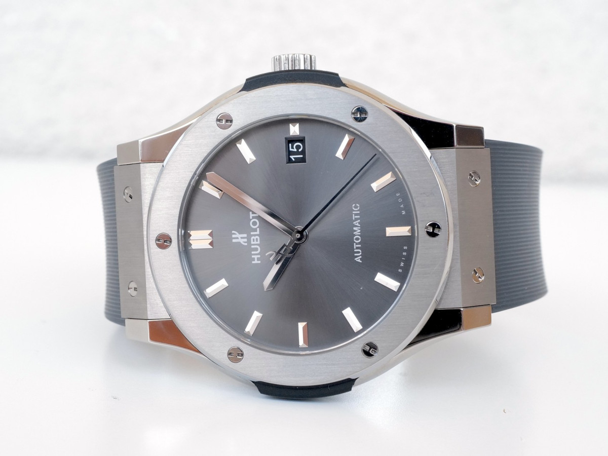 Часы Hublot Classic Fusion Racing Grey Titanium 45mm