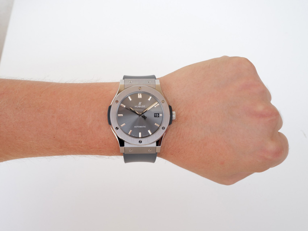 Часы Hublot Classic Fusion Racing Grey Titanium 45mm[4]