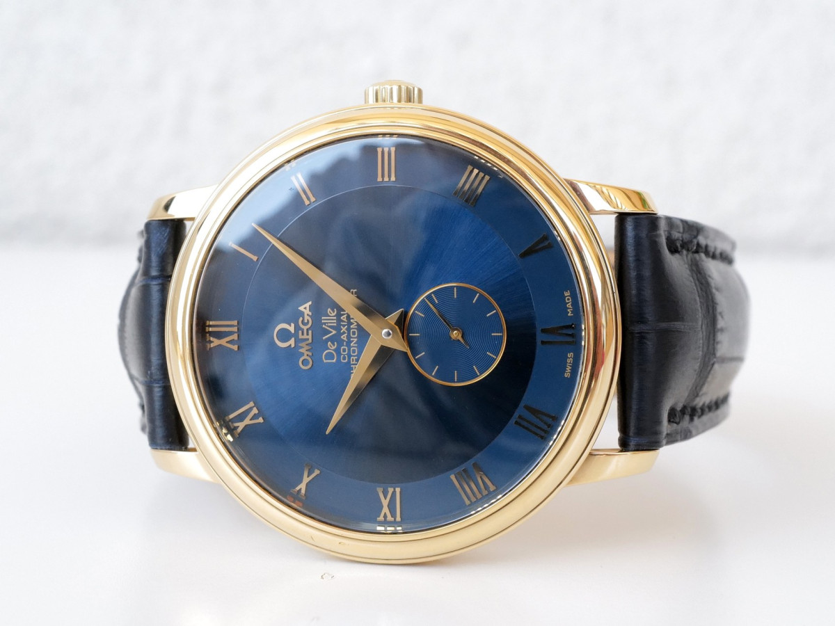 Часы Omega De Ville Prestige 18K Yellow Gold Blue Dial 39