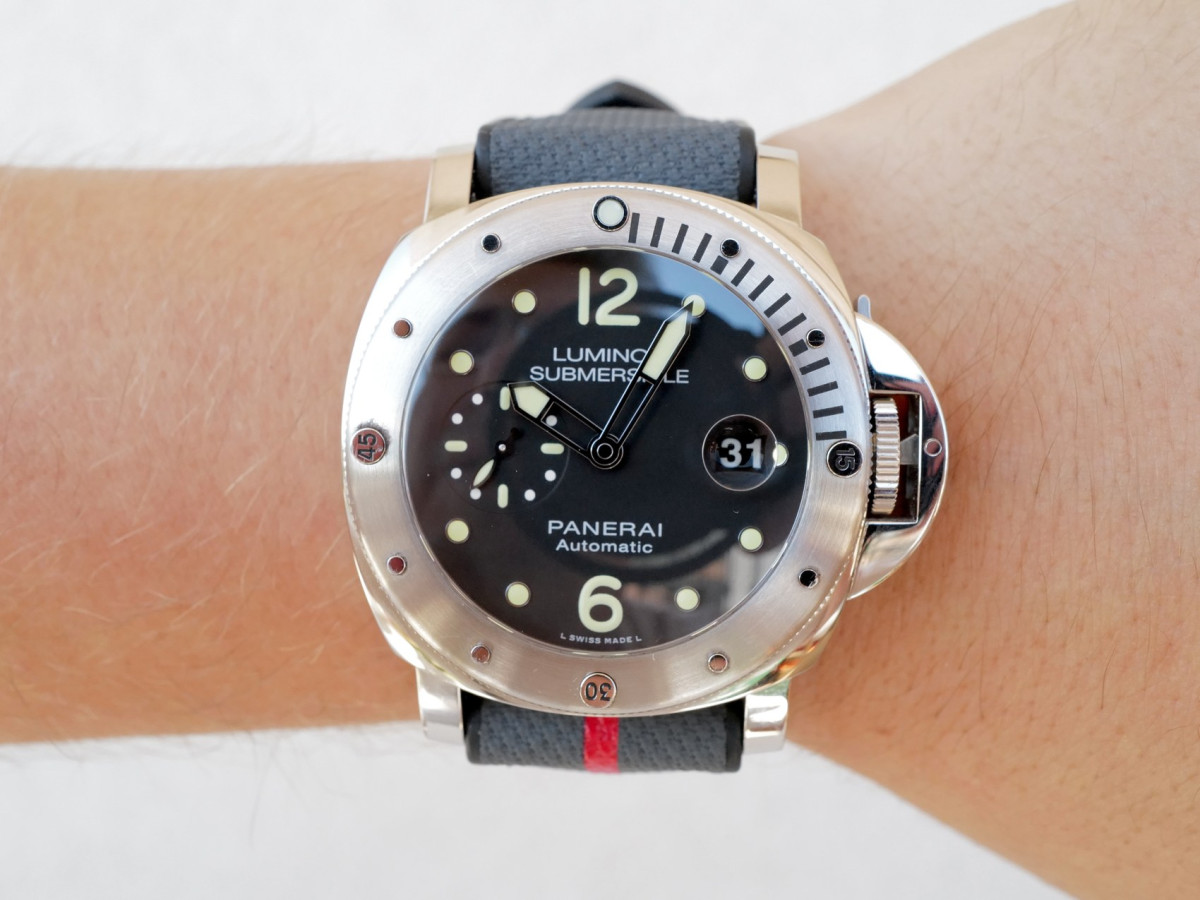 Часы Panerai Luminor Submersible 44 Black Dial 00024[5]