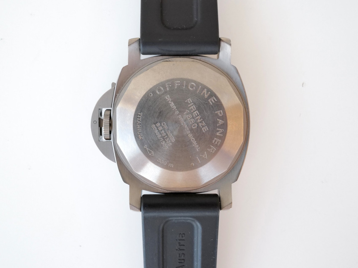 Panerai Submersible Luminor Titanium Black Dial 44 watch[3]